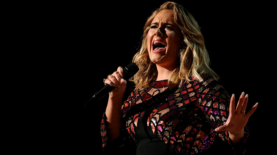 2017-02-13T010806Z_1157403591_HP1ED2D035HJG_RTRMADP_3_AWARDS-GRAMMYS