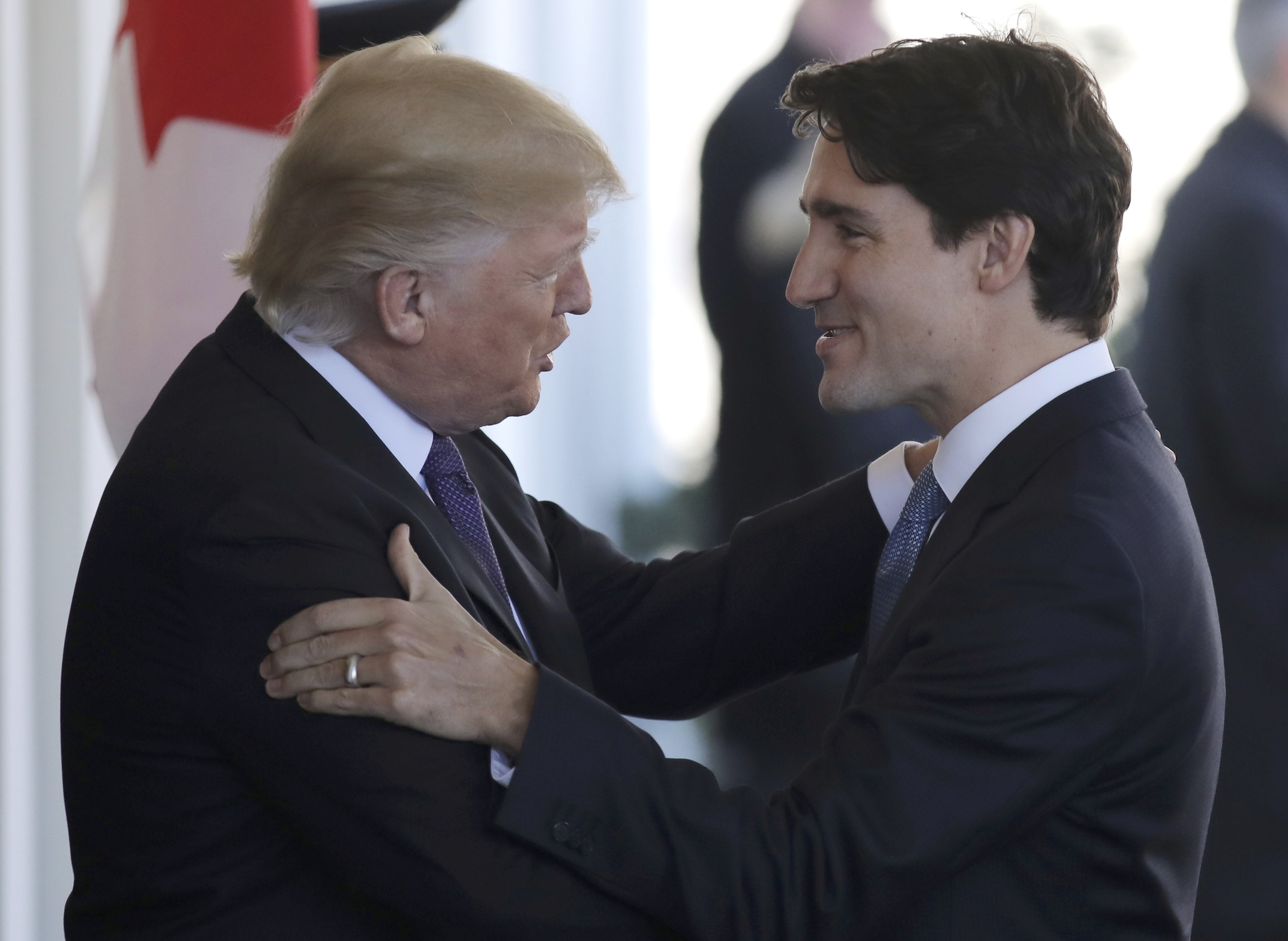 2017-02-13T160442Z_693040042_HT1ED2D18ND03_RTRMADP_3_USA-TRUMP-CANADA