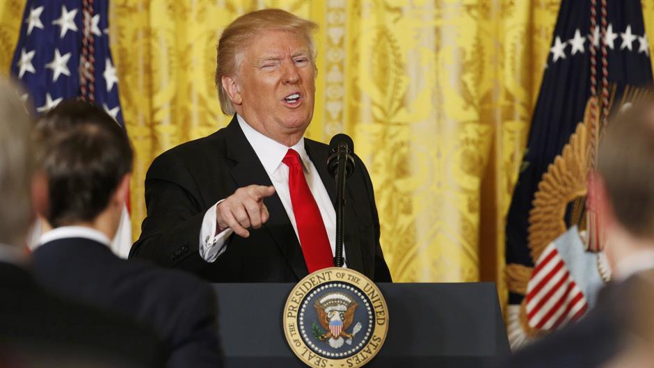 2017-02-16T202206Z_651911565_HT1ED2G1KKECX_RTRMADP_3_USA-TRUMP