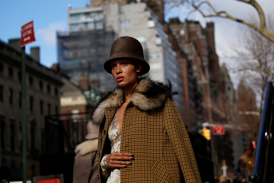 2017-02-17T045915Z_355300512_RC1FD49DBF30_RTRMADP_3_FASHION-NEWYORK-MARC-JACOBS