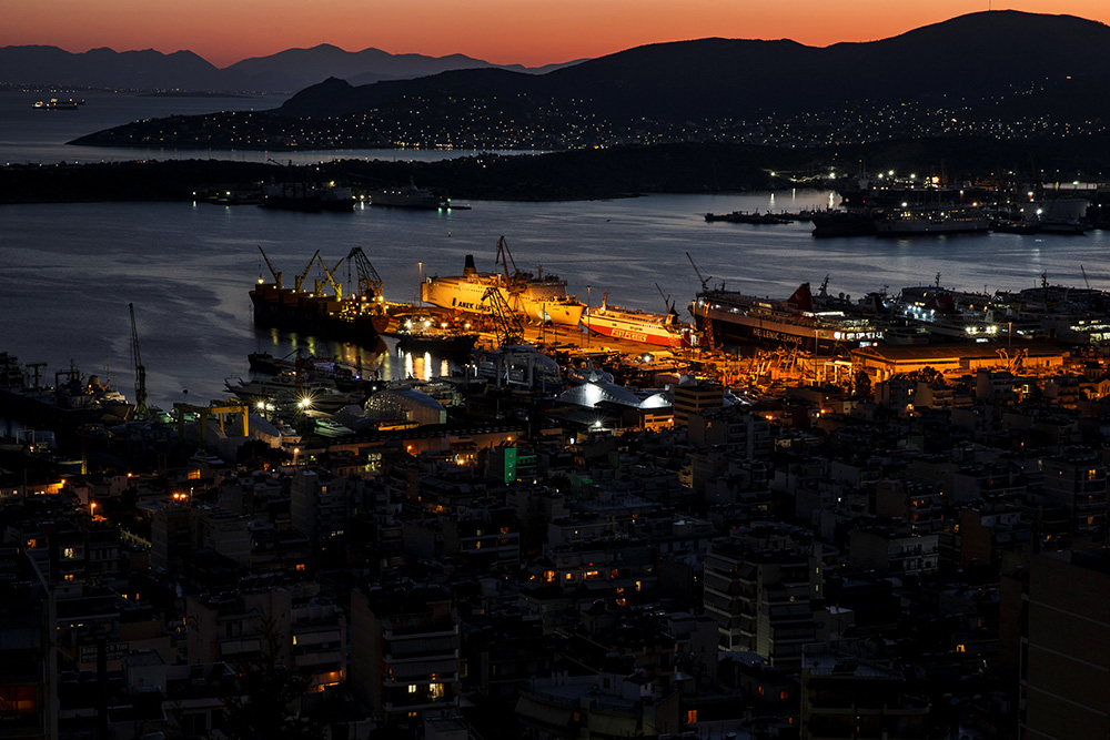 2017-02-20T155054Z_1105685920_RC1714CFE2F0_RTRMADP_3_EUROZONE-GREECE-POVERTY