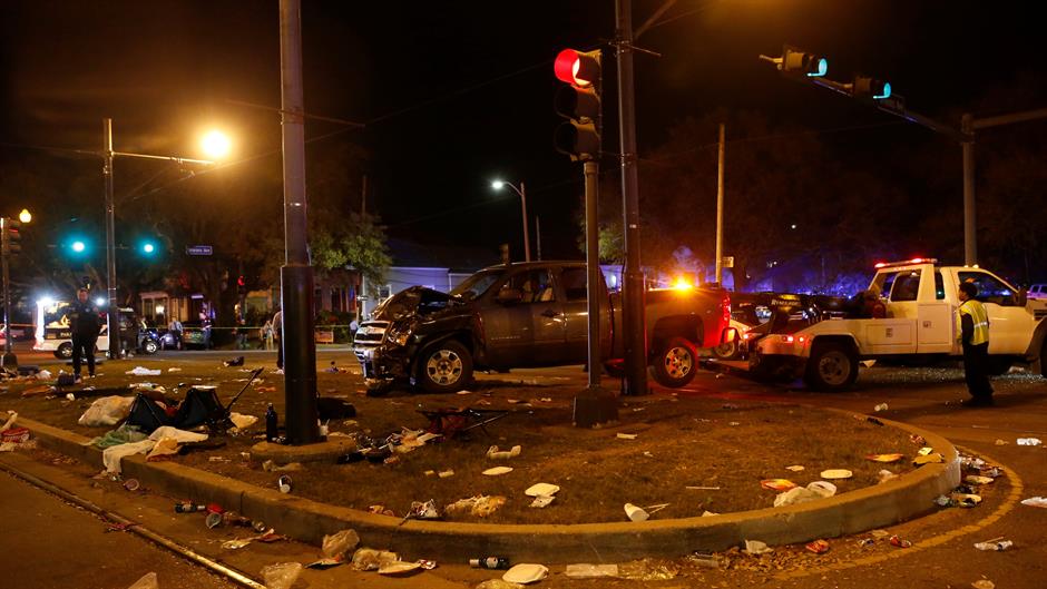 2017-02-26T033202Z_1288961968_RC1228BD5A20_RTRMADP_3_NEW-ORLEANS-PARADE
