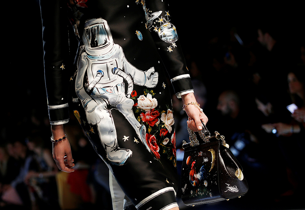 2017-02-26T184410Z_232008589_RC1DBB08F120_RTRMADP_3_FASHION-MILAN