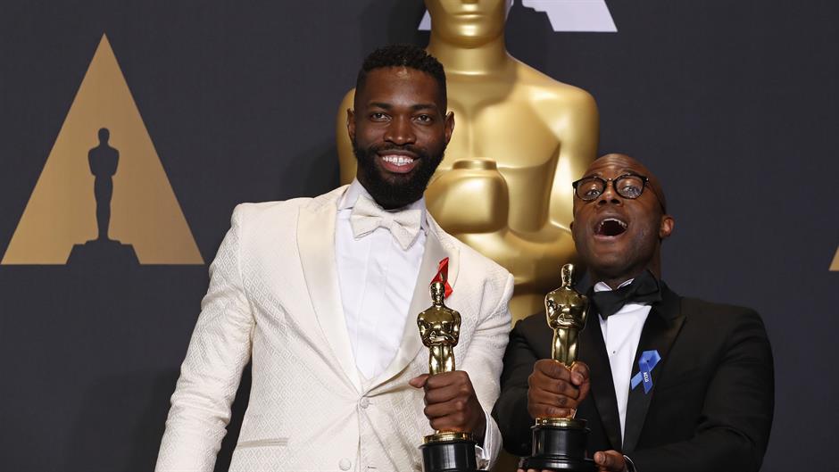 2017-02-27T055234Z_2042380427_HP1ED2R0GBL8P_RTRMADP_3_AWARDS-OSCARS