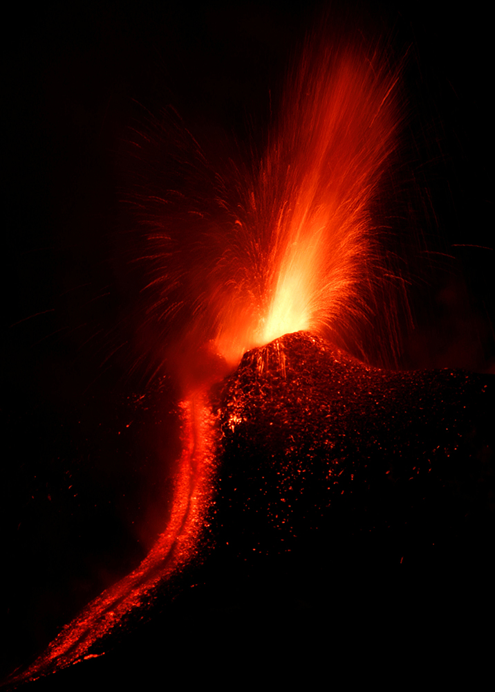 2017-02-28T133944Z_1510171533_RC1FC55AE090_RTRMADP_3_ITALY-ETNA-VOLCANO