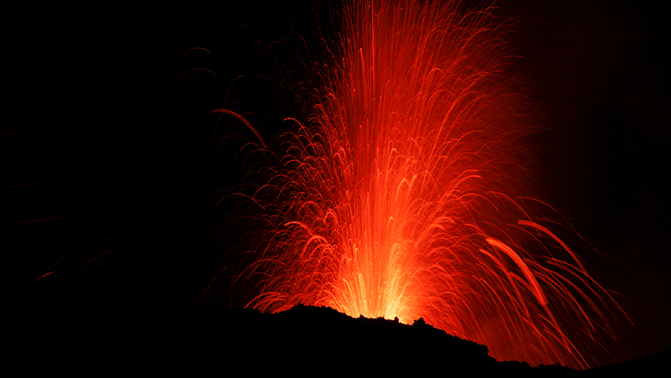 2017-02-28T134534Z_2032684775_RC1C2A8CB210_RTRMADP_3_ITALY-ETNA-VOLCANO 11