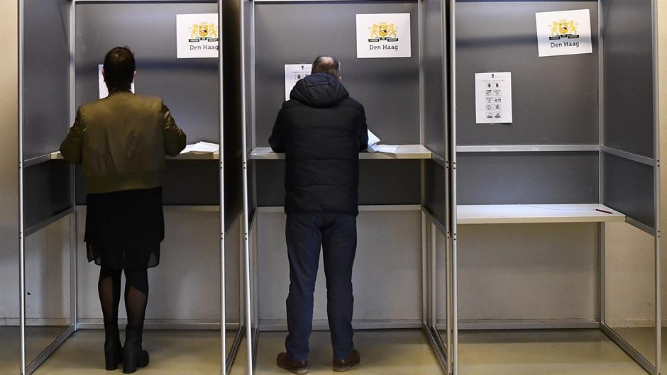 2017-03-15T070244Z_261261528_LR1ED3F0JK86W_RTRMADP_3_NETHERLANDS-ELECTION