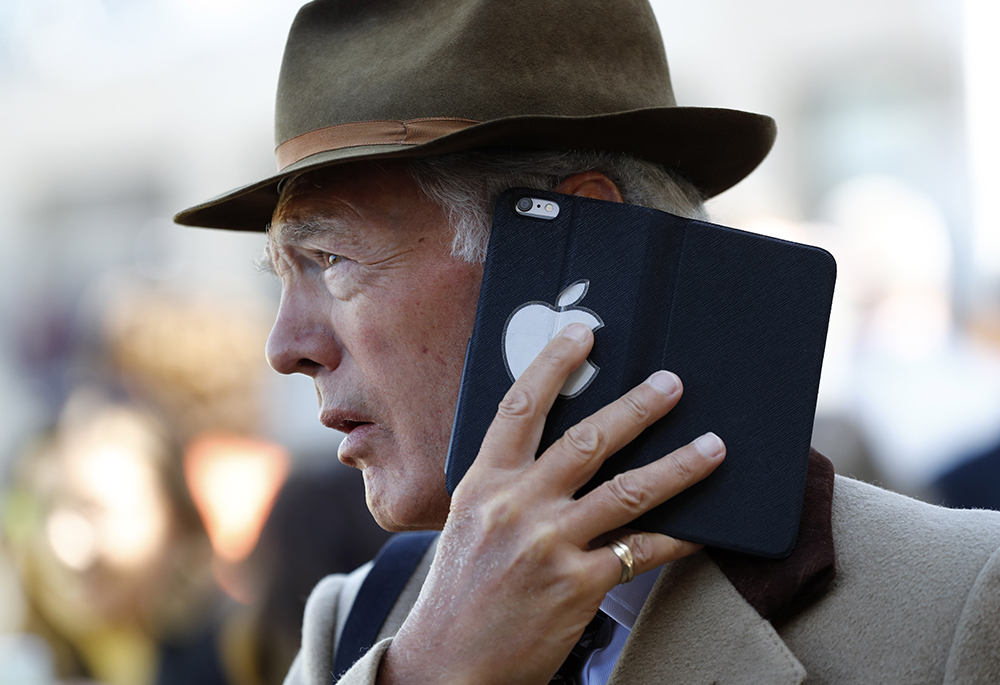 2017-03-15T113820Z_132579500_MT1ACI14765849_RTRMADP_3_HORSE-RACING-CHELTENHAM