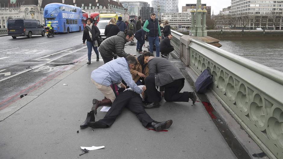 2017-03-22T151610Z_1701749638_LR1ED3M16ENQQ_RTRMADP_3_BRITAIN-SECURITY