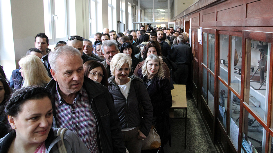 2017-04-02T095416Z_42496639_RC154F8921B0_RTRMADP_3_SERBIA-ELECTION(1)