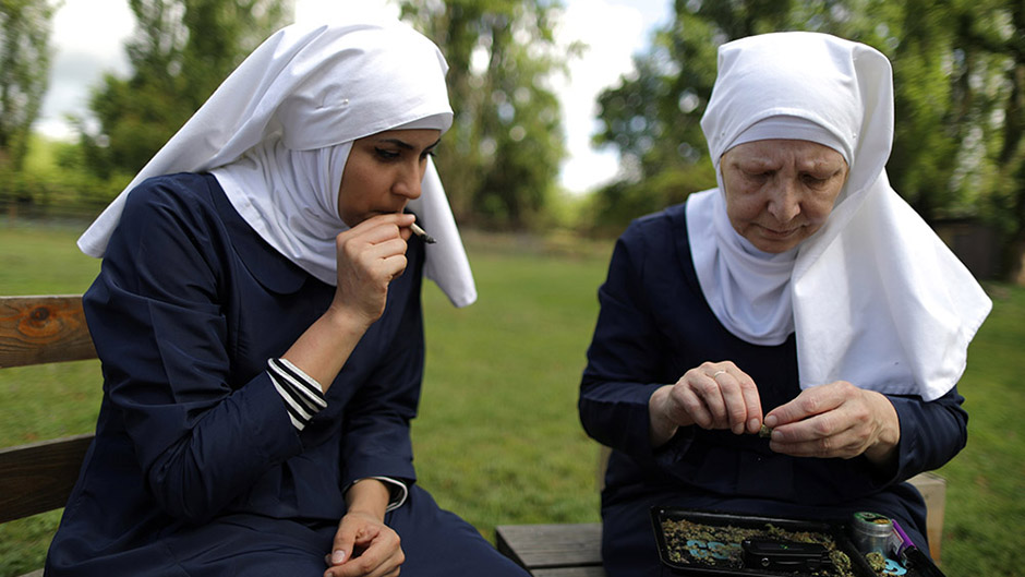 2017-04-20T154453Z_1572615248_RC1AF03E0060_RTRMADP_3_CALIFORNIA-MARIJUANA-NUNS 11