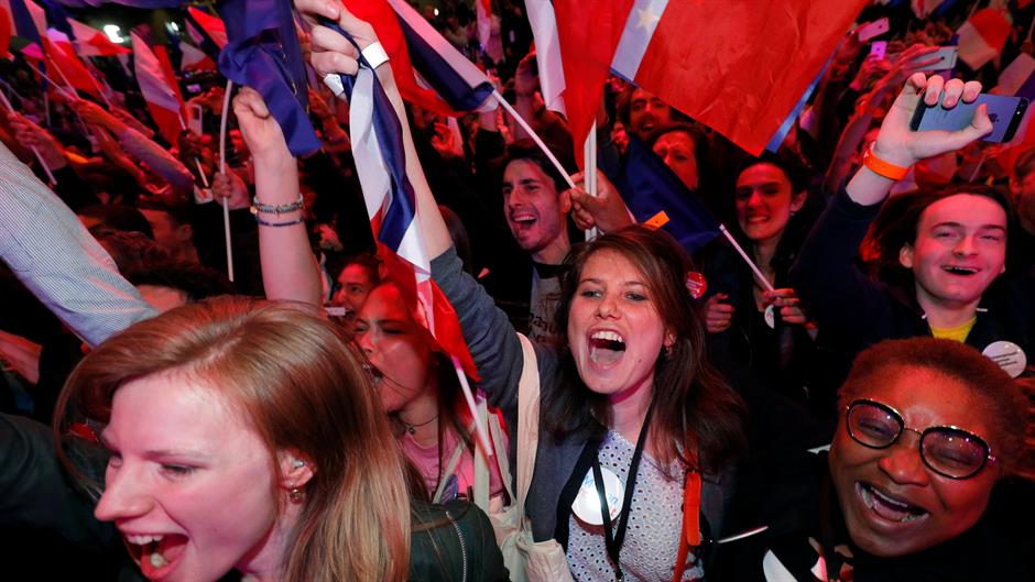 2017-04-23T192720Z_1969322035_RC1C8A59BDE0_RTRMADP_3_FRANCE-ELECTION-MACRON