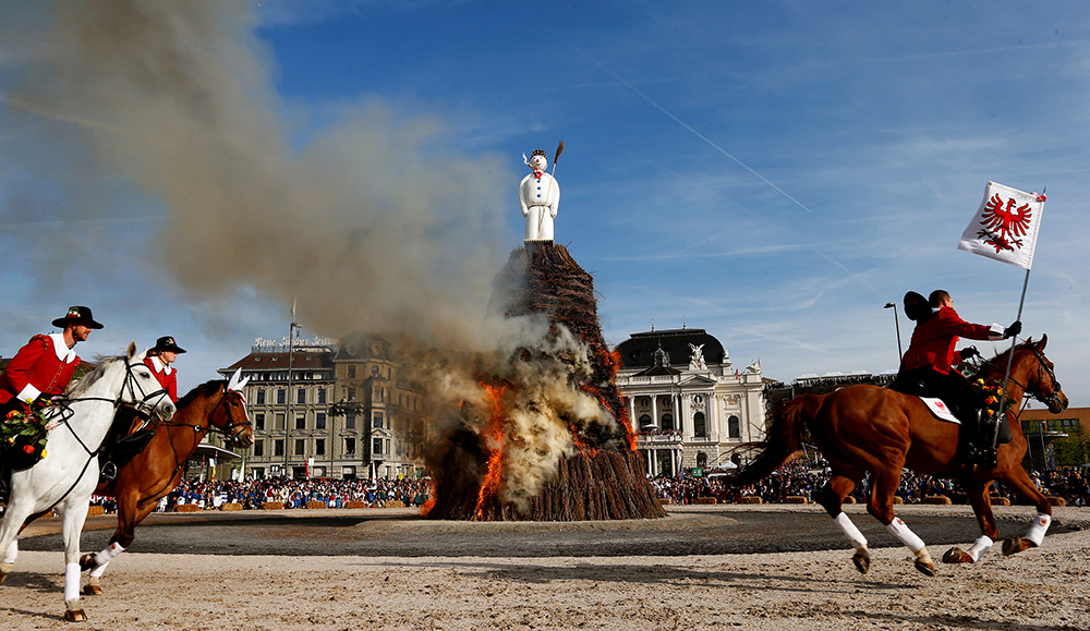 2017-04-24T174413Z_1249955678_RC133DF35CA0_RTRMADP_3_SWISS-FESTIVAL