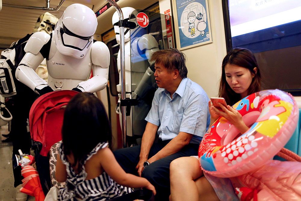 2017-05-04T091756Z_959148169_RC131C4322D0_RTRMADP_3_FILM-STARWARS