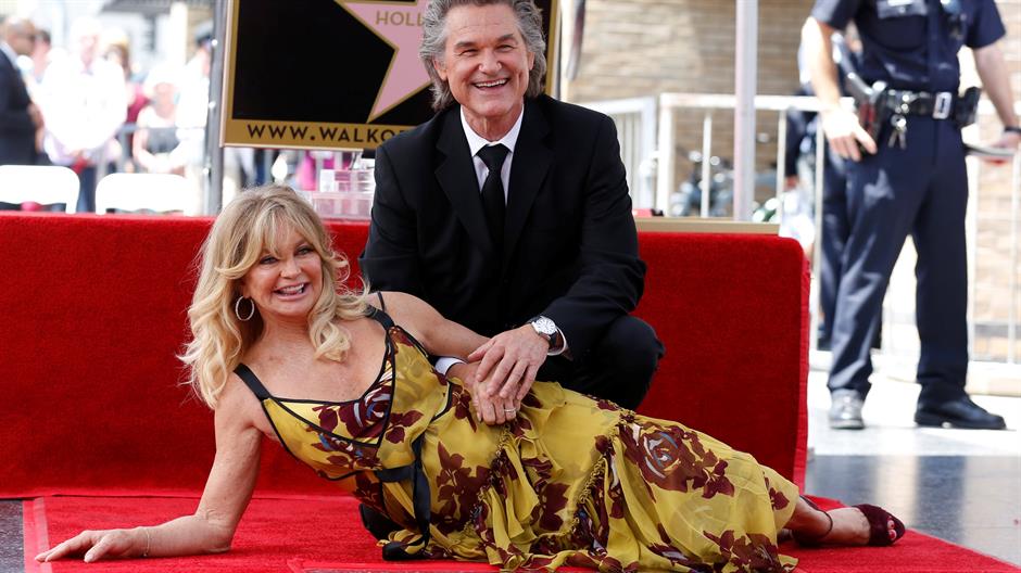 2017-05-04T221748Z_1506538742_RC1D7DFEA470_RTRMADP_3_PEOPLE-WALKOFFAME-HAWNRUSSELL