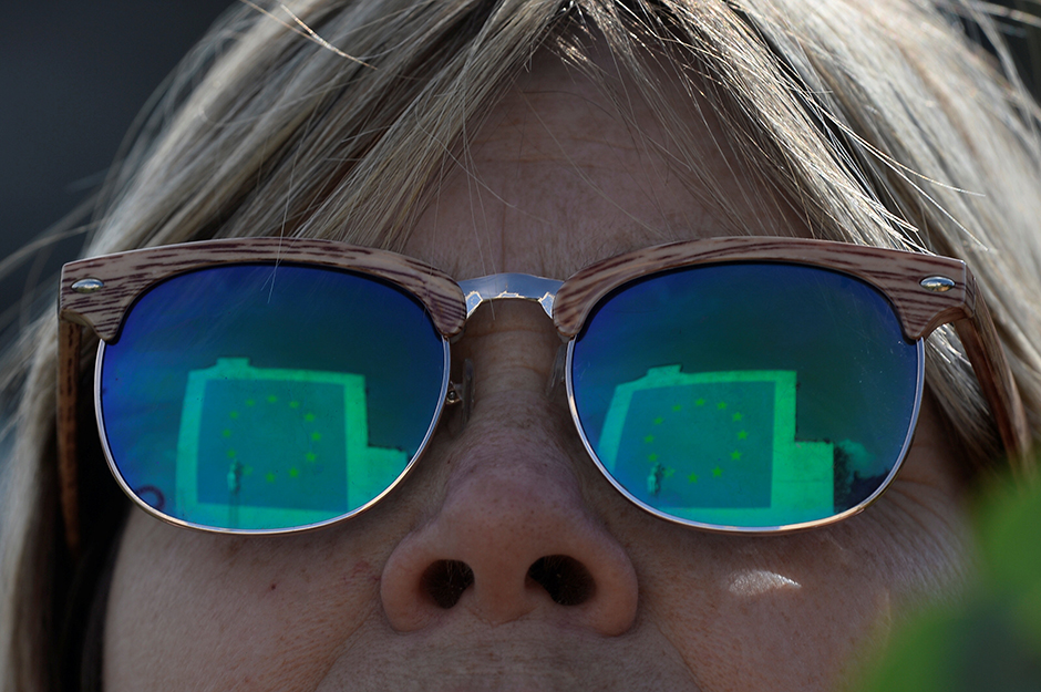 2017-05-07T162503Z_85458234_RC1F079EC260_RTRMADP_3_BRITAIN-BANKSY-EU