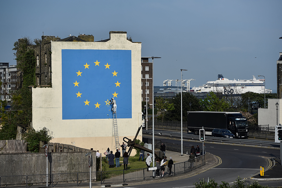 2017-05-07T165401Z_612052169_RC145D5327C0_RTRMADP_3_BRITAIN-BANKSY-EU
