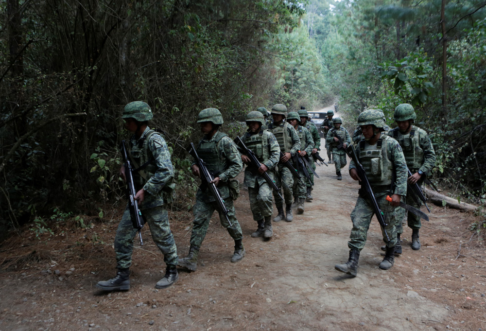 2017-05-08T053535Z_1311573685_RC1A191B46B0_RTRMADP_3_USA-MEXICO-HEROIN