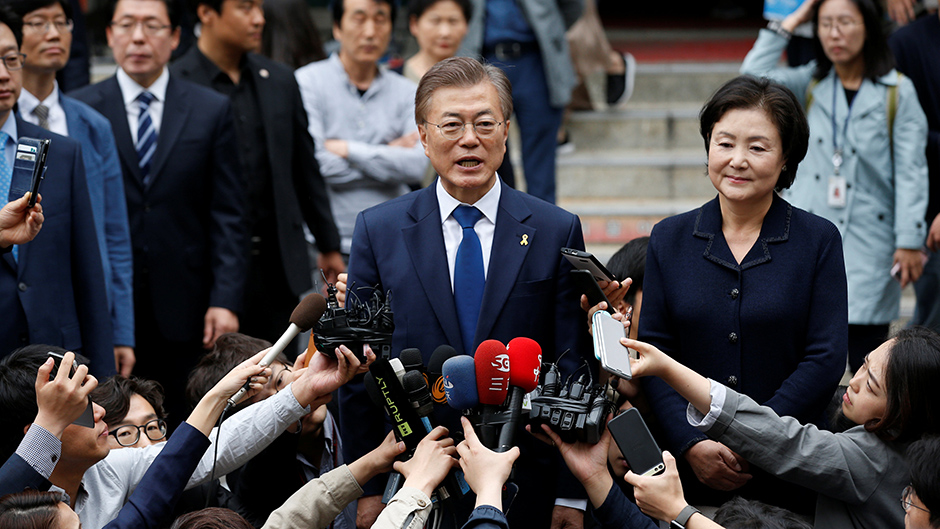 2017-05-09T000047Z_1736908282_RC150FA615E0_RTRMADP_3_SOUTHKOREA-ELECTION