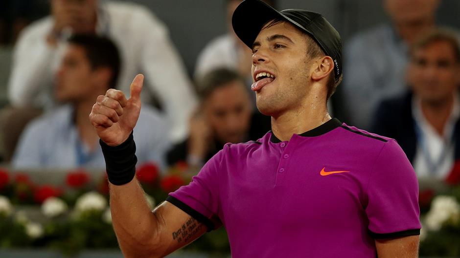 2017-05-11T161644Z_684735270_RC1D5EB1B350_RTRMADP_3_TENNIS-MADRID-MEN