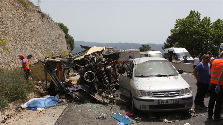 2017-05-13T125240Z_2133288523_RC1B15AF63E0_RTRMADP_3_TURKEY-TOURISM-CRASH