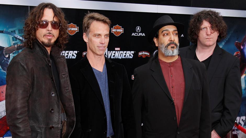 2017-05-18T080618Z_1986229948_RC19D57AA490_RTRMADP_3_PEOPLE-CHRISCORNELL