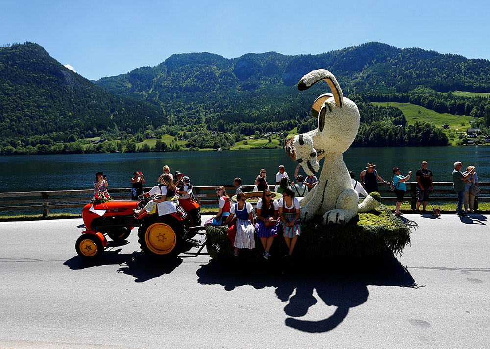 2017-05-28T155117Z_909668363_RC162C05FF80_RTRMADP_3_AUSTRIA-ODDLY