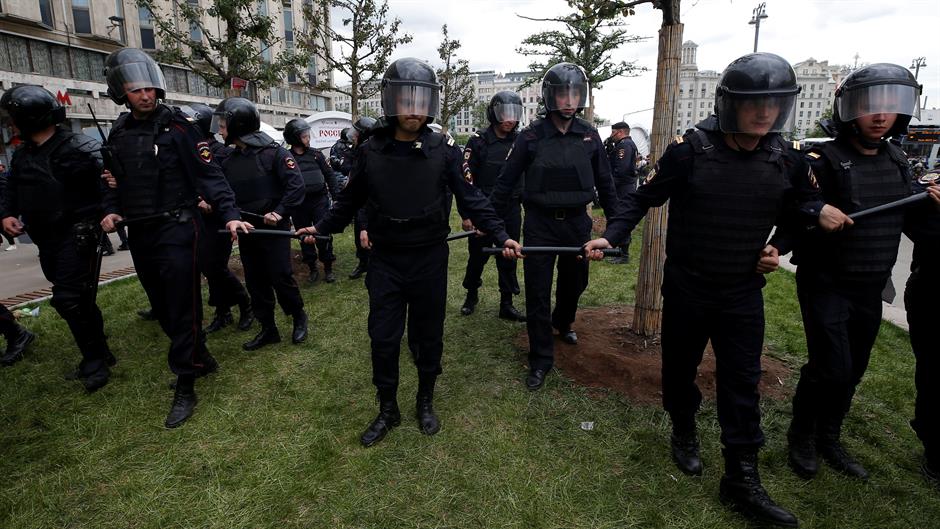 2017-06-12T165741Z_2027427914_RC12AF2D0130_RTRMADP_3_RUSSIA-OPPOSITION-PROTESTS