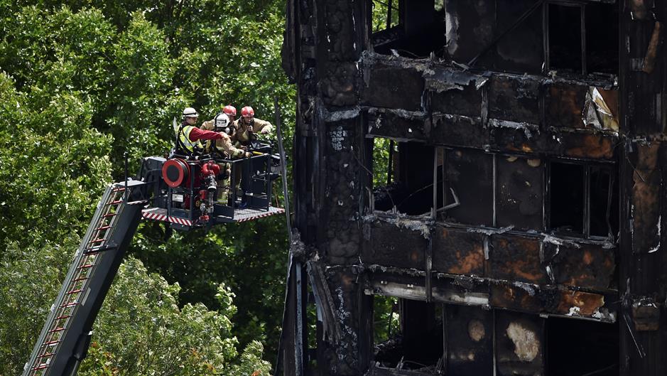 2017-06-16T131736Z_1013061771_RC13425AE1E0_RTRMADP_3_BRITAIN-FIRE