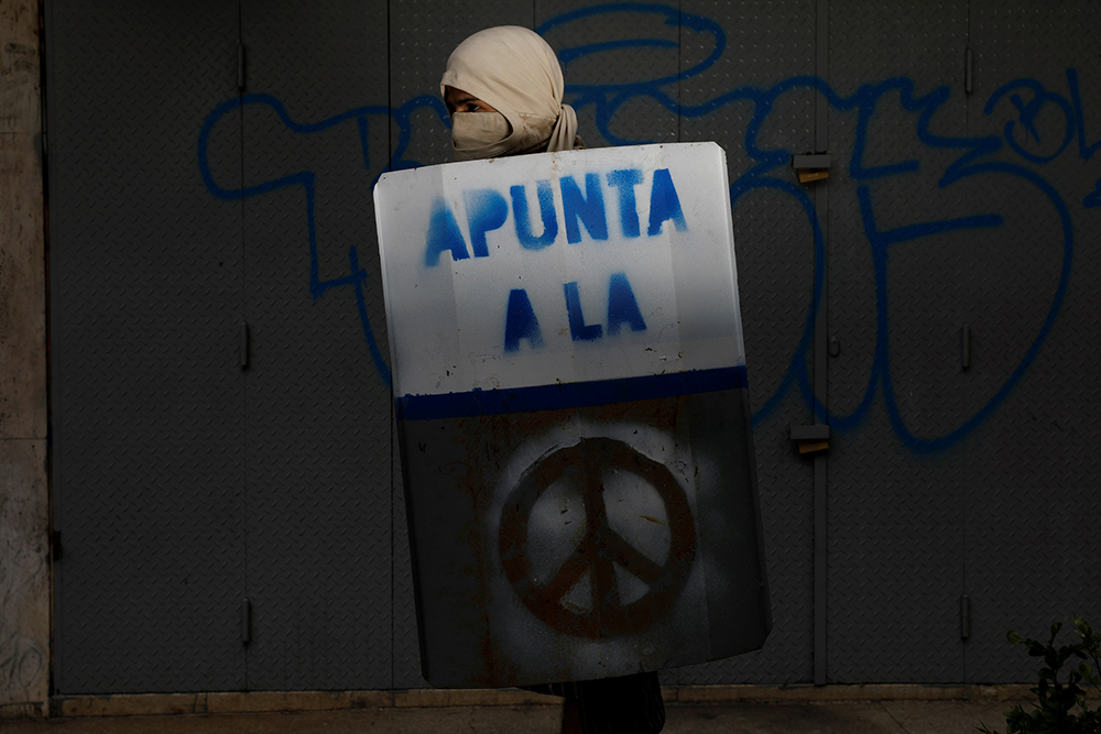 2017-06-29T150153Z_686832750_RC1BEBE8EB00_RTRMADP_3_VENEZUELA-POLITICS-PROTESTERS