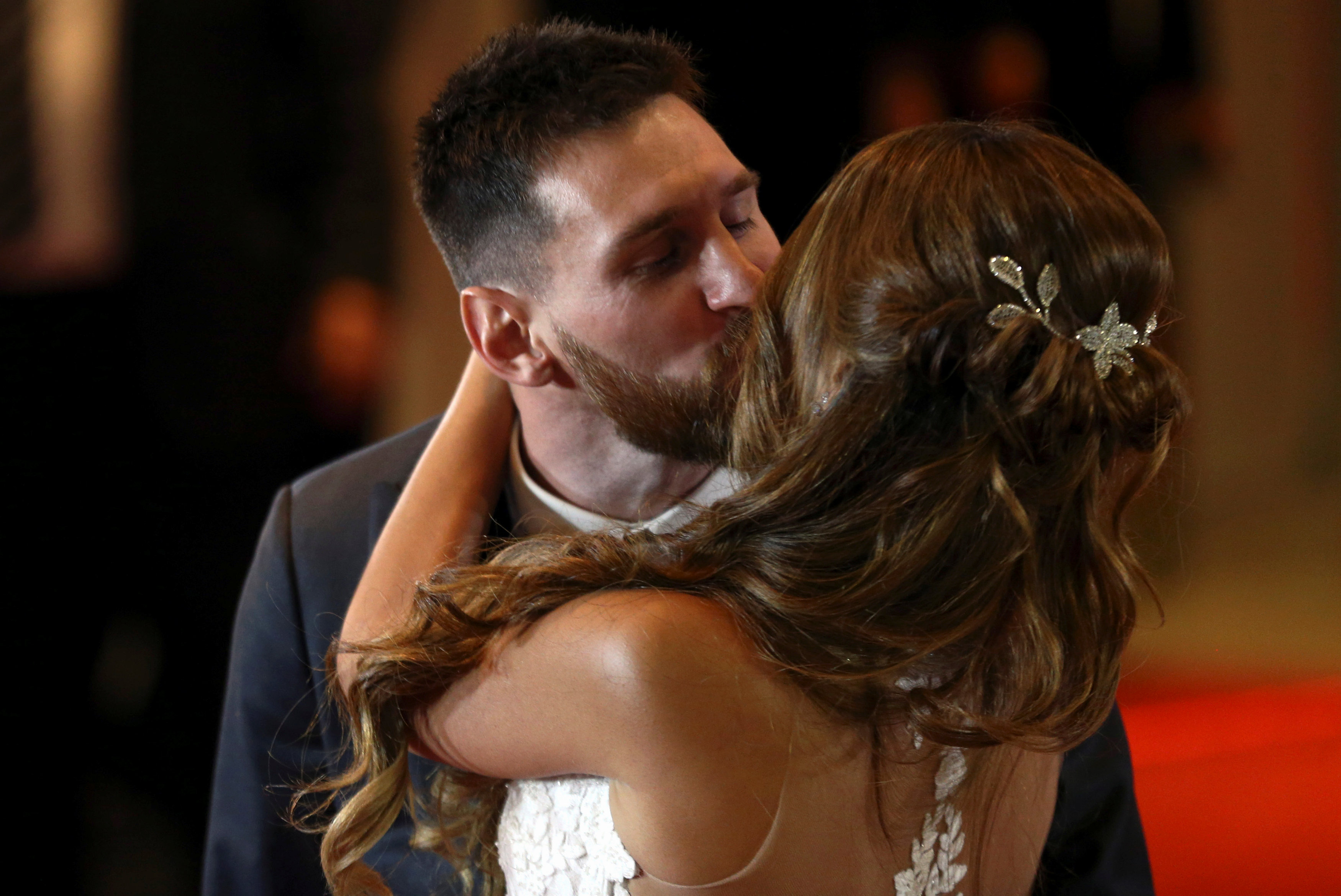 2017-07-01T001527Z_111649637_RC1AF764B160_RTRMADP_3_PEOPLE-MESSI-WEDDING