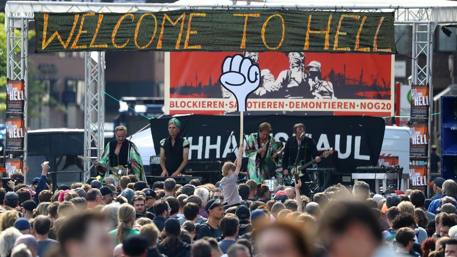 2017-07-06T145115Z_574289604_UP1ED76159E31_RTRMADP_3_G20-GERMANY-PROTEST