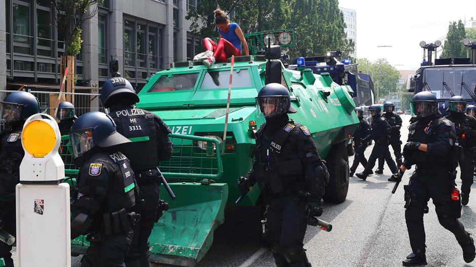 2017-07-07T100733Z_1808325795_UP1ED770S4KL4_RTRMADP_3_G20-GERMANY-PROTEST