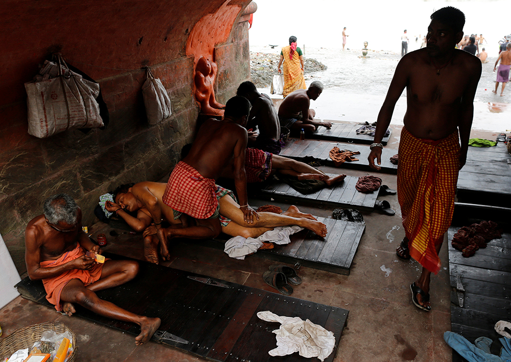 2017-07-10T075957Z_1961980344_RC158A23CE40_RTRMADP_3_INDIA-GANGES