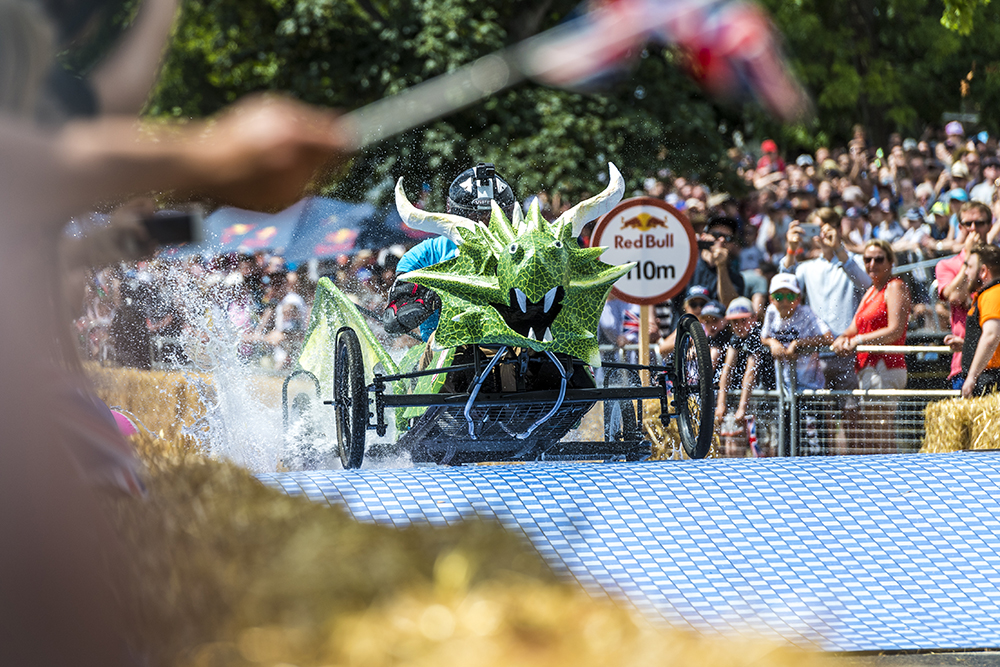 2017-07-10T131717Z_1_MTZSPDED7AVM8RJ5_RTRFIPP_4_RED-BULL-SOAP-BOX