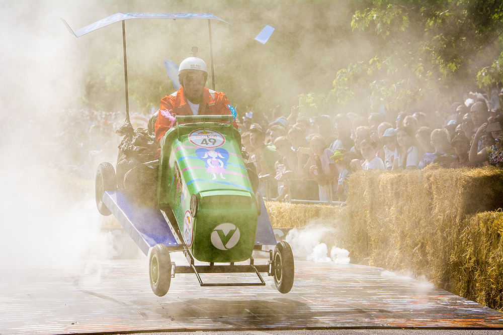 2017-07-10T131803Z_1_MTZSPDED7AVMA1JF_RTRFIPP_4_RED-BULL-SOAP-BOX