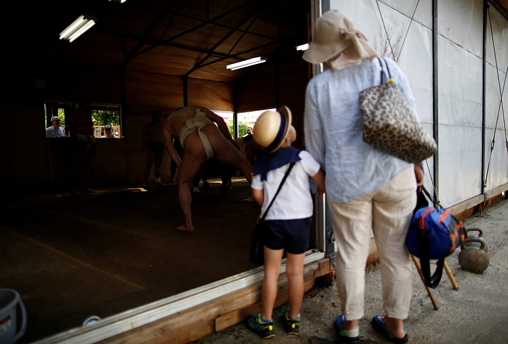 2017-07-18T222544Z_1190498366_RC1429025CF0_RTRMADP_3_JAPAN-SUMO