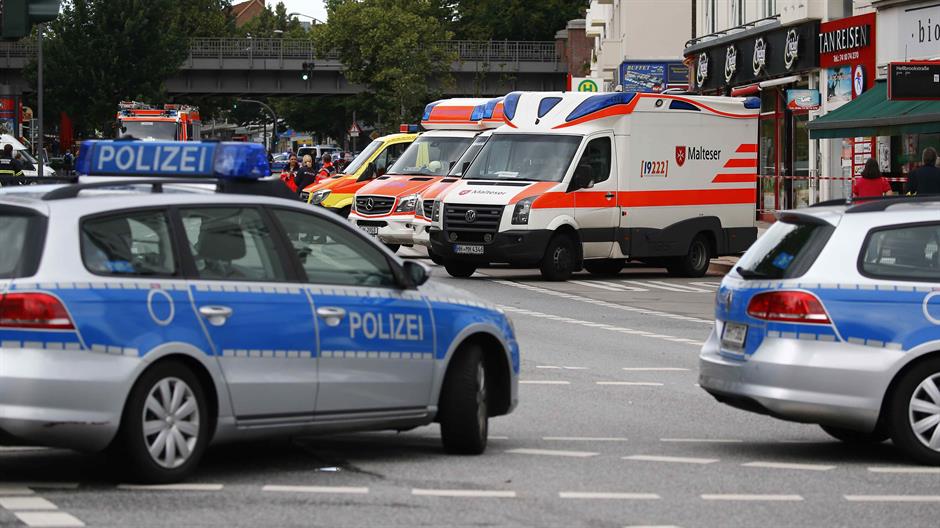 2017-07-28T160340Z_1089308964_UP1ED7S18M37Q_RTRMADP_3_GERMANY-SECURITY-HAMBURG