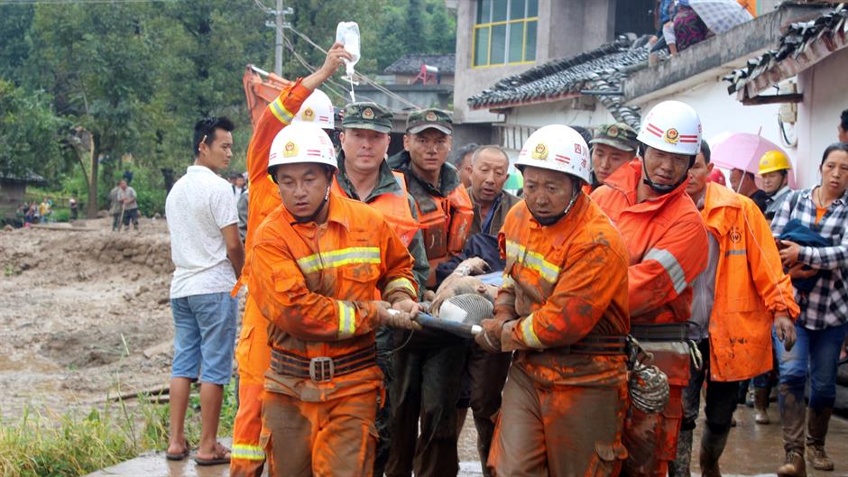 2017-08-08T122147Z_1064695278_RC131EB7FF40_RTRMADP_3_CHINA-WEATHER-LANDSLIDE