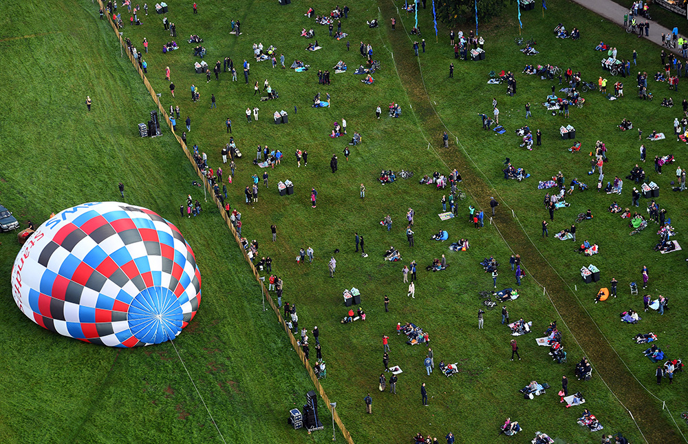 2017-08-11T104145Z_1884769090_RC1A39DD9F20_RTRMADP_3_BRITAIN-BALLOONS