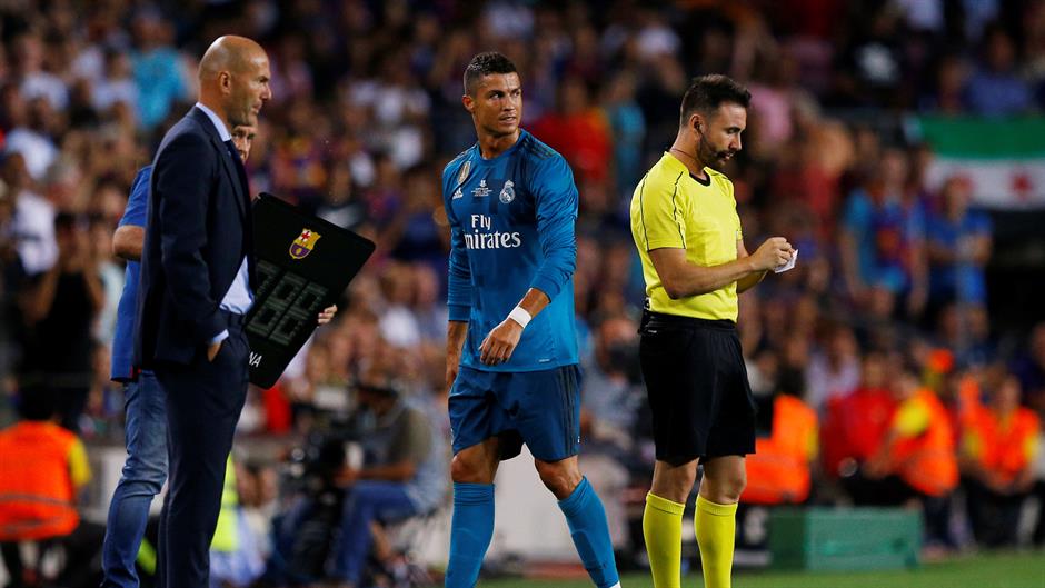 2017-08-13T215229Z_2064758034_RC127820DC10_RTRMADP_3_SOCCER-SPAIN-FCB-REA-SUPERCUP