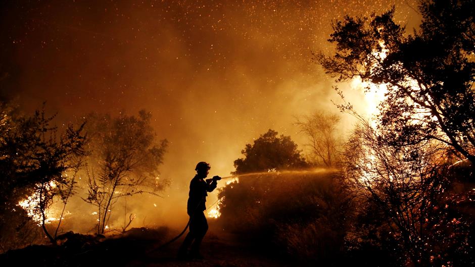 2017-08-14T000824Z_257829251_RC139CAAE250_RTRMADP_3_GREECE-WILDFIRE