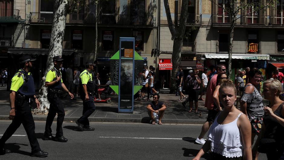 2017-08-18T141431Z_181614721_RC1F30B7AF30_RTRMADP_3_SPAIN-BARCELONA