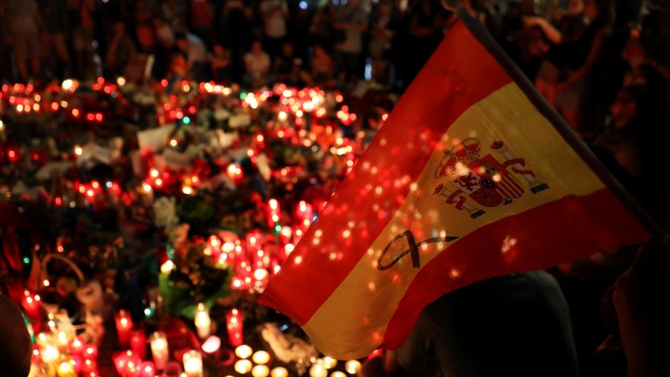 2017-08-18T202403Z_905610094_RC1E6675C700_RTRMADP_3_SPAIN-BARCELONA