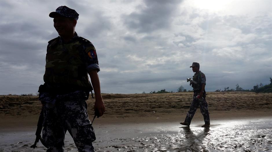 2017-08-25T102205Z_1265409143_RC1BF6D37B30_RTRMADP_3_MYANMAR-ROHINGYA