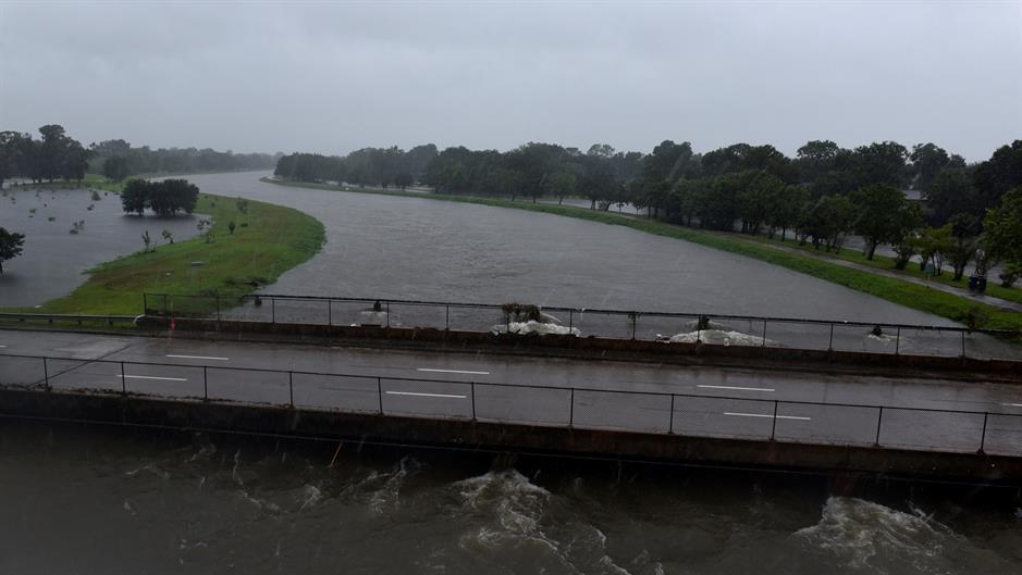 2017-08-29T083352Z_629762782_RC15E1390960_RTRMADP_3_STORM-HARVEY