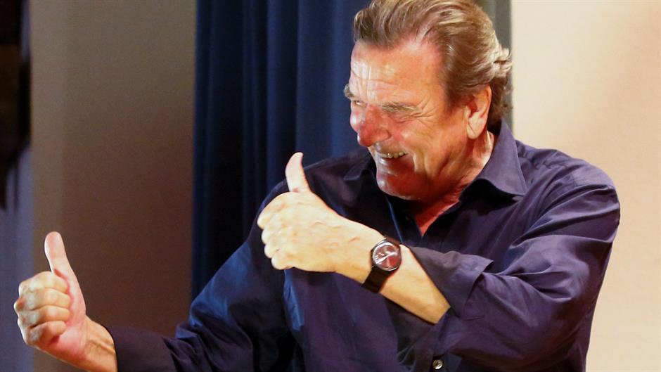 2017-08-30T171903Z_1374857126_RC1133927BD0_RTRMADP_3_GERMANY-ELECTION-SCHROEDER