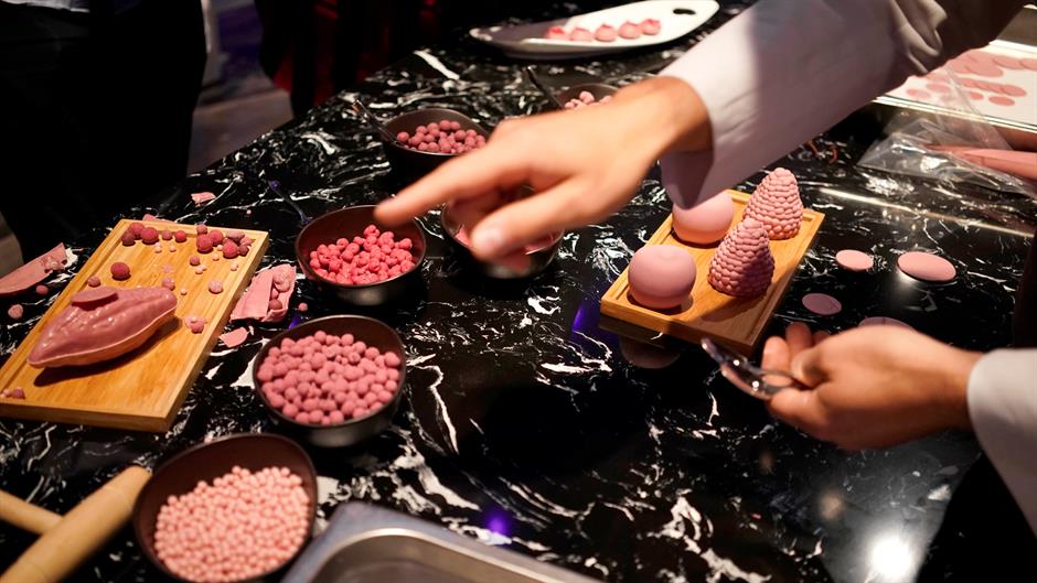 2017-09-05T082707Z_1252171843_RC1ABE70DD50_RTRMADP_3_BARRY-CALLEBAUT-CHINA