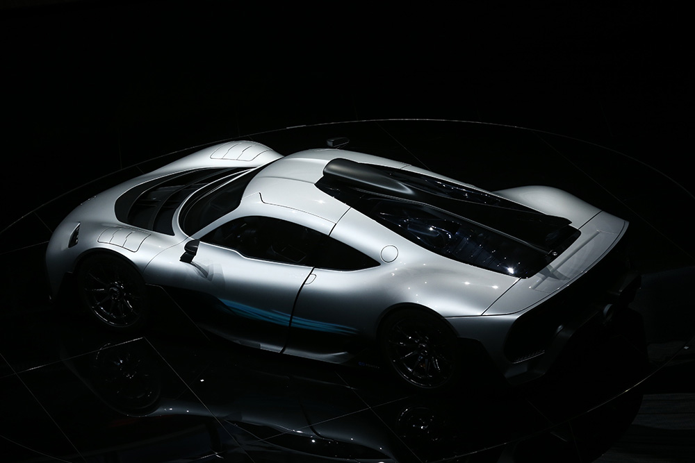 2017-09-11T183419Z_1781780750_UP1ED9B1FL6S4_RTRMADP_3_AUTOSHOW-FRANKFURT-OPENING