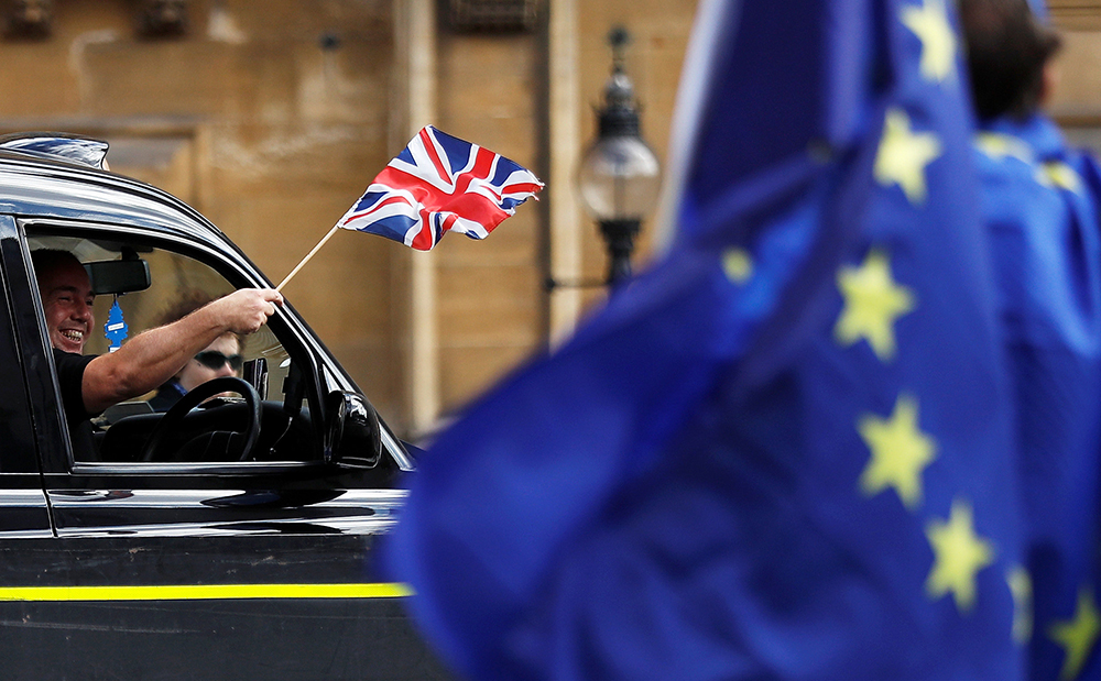 2017-09-13T141256Z_1125283619_RC12F8279A00_RTRMADP_3_BRITAIN-EU